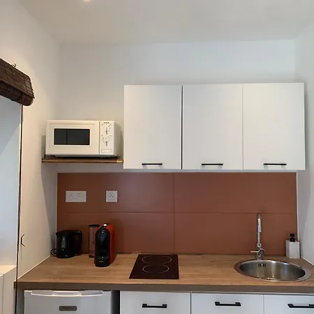 Moderne Cozy Ribaute-les-Tavernes