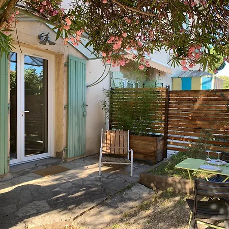 Moderne Cozy Ribaute-les-Tavernes